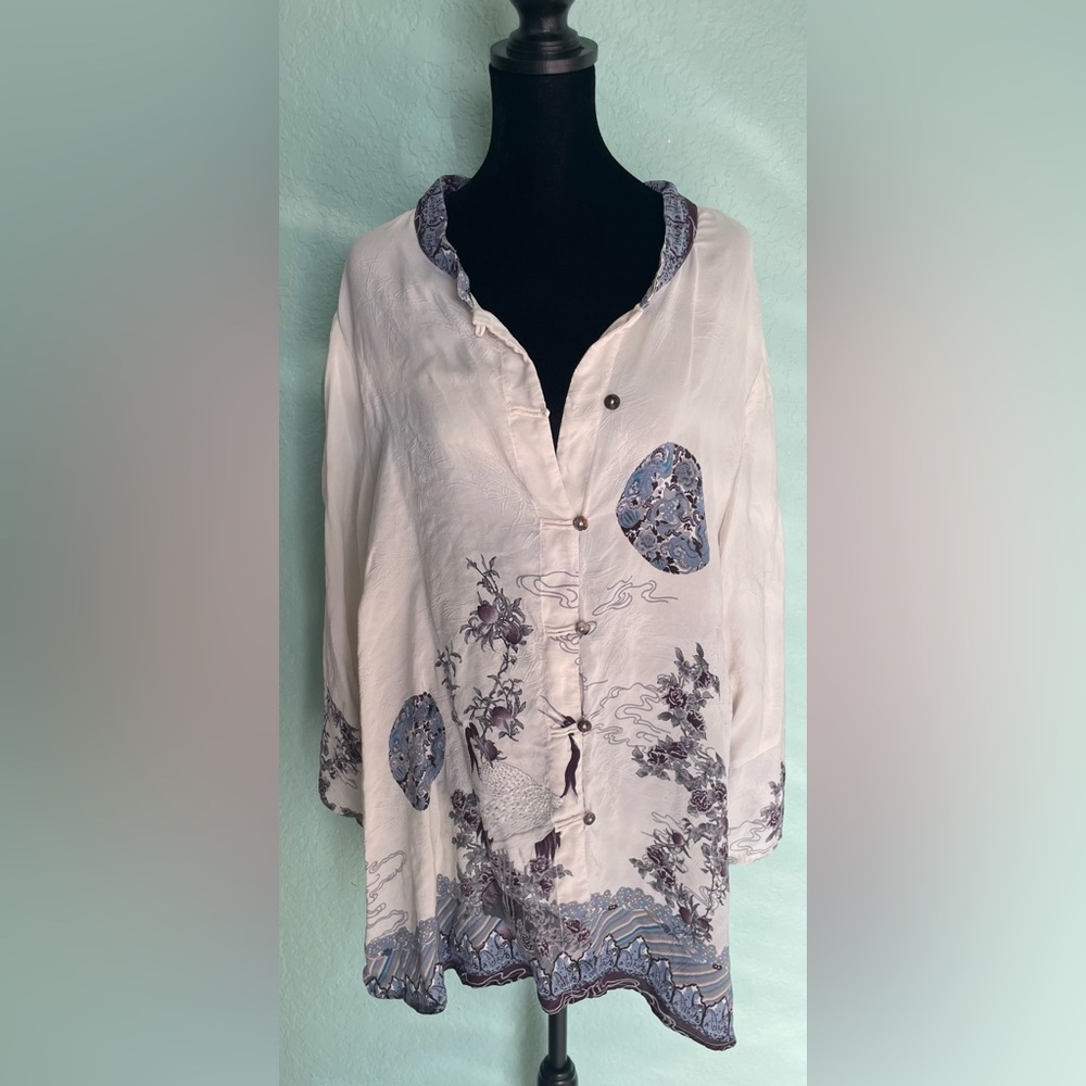 Citron Women's White and Blue Patterned Blouse
